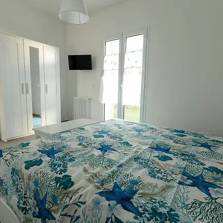 Aparthotel B&brucoli 3*