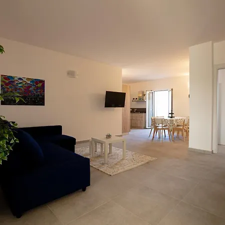 B&brucoli Aparthotel 3*